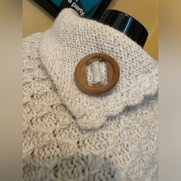 Women’s Vintage Handmade Wool (50%) Shawl ( OS ) - Picture 2 of 5